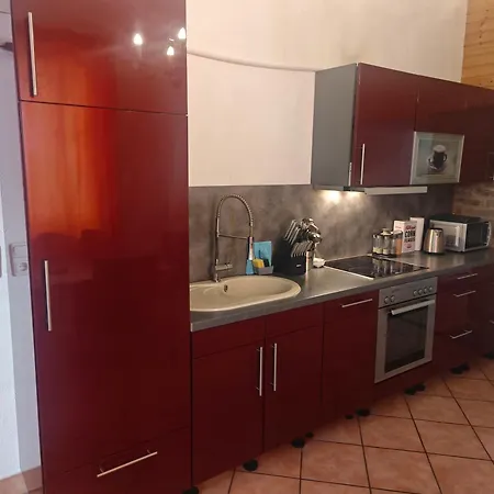 Neu Maisonette Haus Jedes Mit Eigenem Bad , Schlafen Im Mit Einbaukueche *