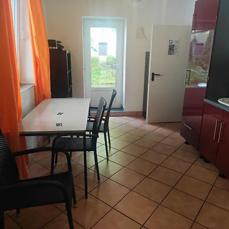 Neu Maisonette Haus Jedes Mit Eigenem Bad , Schlafen Im Mit Einbaukueche * Eschweiler