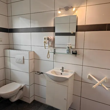 Neu Maisonette Haus Jedes Mit Eigenem Bad , Schlafen Im Mit Einbauküche * Eschweiler