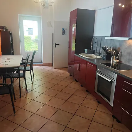 Apartment Neu Maisonette Haus Jedes Mit Eigenem Bad , Schlafen Im Mit Einbaukueche *