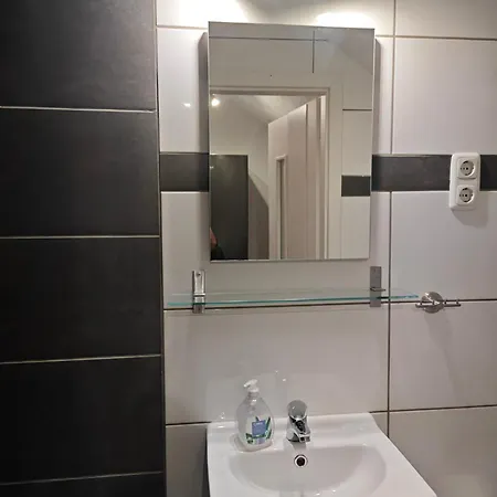 Neu Maisonette Haus Jedes Mit Eigenem Bad , Schlafen Im Mit Einbaukueche Apartment Eschweiler