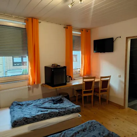 Apartamento Neu Maisonette Haus Jedes Mit Eigenem Bad , Schlafen Im Mit Einbauküche