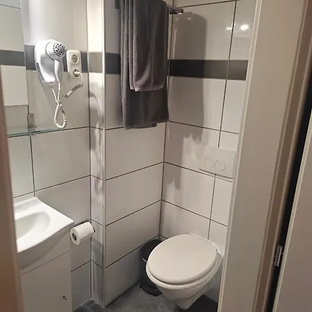 Neu Maisonette Haus Jedes Mit Eigenem Bad 7 Betten, Schlafen Im Mit Einbaukueche Apartament
