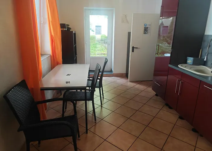 Neu Maisonette Haus Jedes Mit Eigenem Bad 7 Betten, Schlafen Im Mit Einbaukueche * Eschweiler