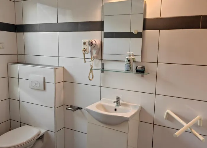 Neu Maisonette Haus Jedes Mit Eigenem Bad 7 Betten, Schlafen Im Mit Einbaukueche * Eschweiler