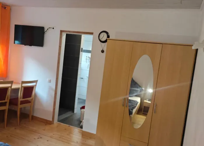 Lejlighed Neu Maisonette Haus Jedes Mit Eigenem Bad 7 Betten, Schlafen Im Mit Einbaukueche