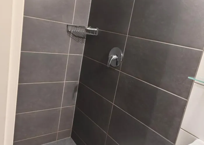 Lejlighed Neu Maisonette Haus Jedes Mit Eigenem Bad 7 Betten, Schlafen Im Mit Einbaukueche