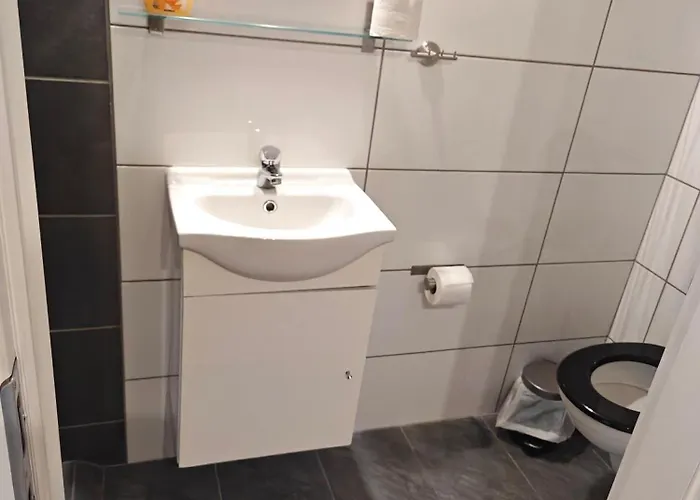 Lejlighed Neu Maisonette Haus Jedes Mit Eigenem Bad 7 Betten, Schlafen Im Mit Einbaukueche *